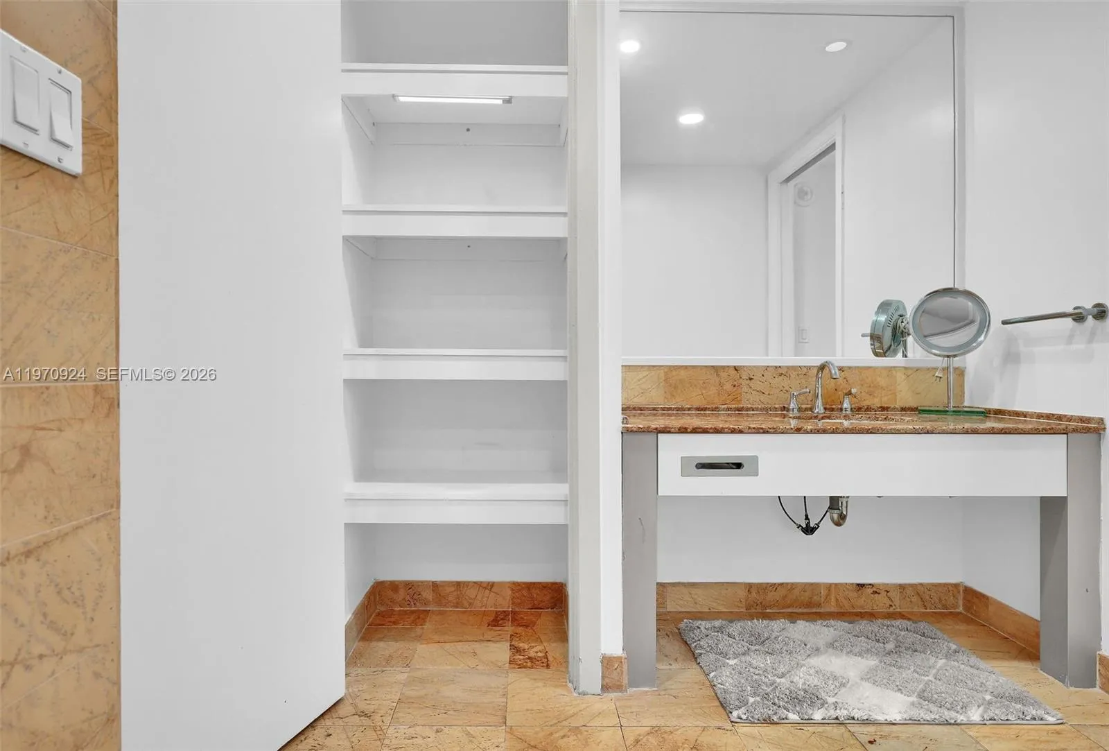 1395 Brickell Ave 3311, Miami, Florida 33131, Miami, Florida 33131, 1 Bedroom Bedrooms, ,1 BathroomBathrooms,Residential Lease,For Rent,1395 Brickell Ave 3311, Miami, Florida 33131,A11970924