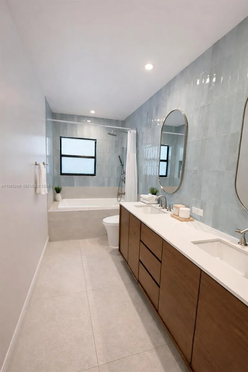 Palmetto Bay, Florida 33157, 5 Bedrooms Bedrooms, ,4 BathroomsBathrooms,Residential,For Sale,A11965269