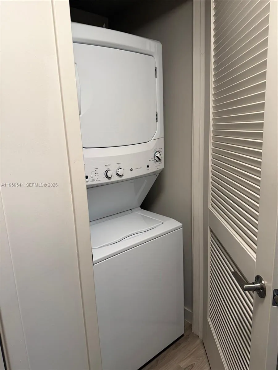 437 Sw 4th Avenue 516, Fort Lauderdale, Florida 33, Fort Lauderdale, Florida 33315, 2 Bedrooms Bedrooms, ,2 BathroomsBathrooms,Residential Lease,For Rent,437 Sw 4th Avenue 516, Fort Lauderdale, Florida 33,A11969644