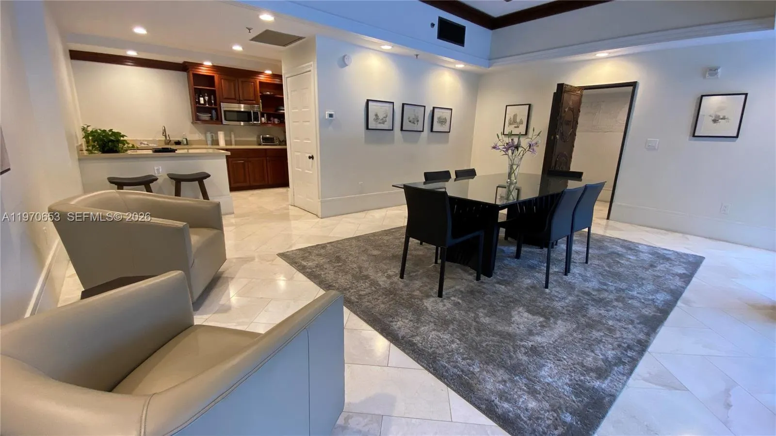 2901 S Bayshore Dr 2h, Miami, Florida 33133, Miami, Florida 33133, 1 Bedroom Bedrooms, ,1 BathroomBathrooms,Residential Lease,For Rent,2901 S Bayshore Dr 2h, Miami, Florida 33133,A11970653