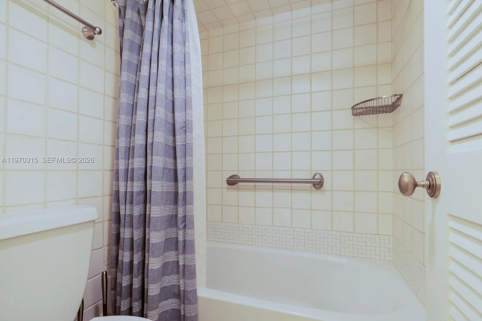 2901 S Bayshore Dr 2h, Miami, Florida 33133, Miami, Florida 33133, 1 Bedroom Bedrooms, ,1 BathroomBathrooms,Residential,For Sale,2901 S Bayshore Dr 2h, Miami, Florida 33133,A11970315