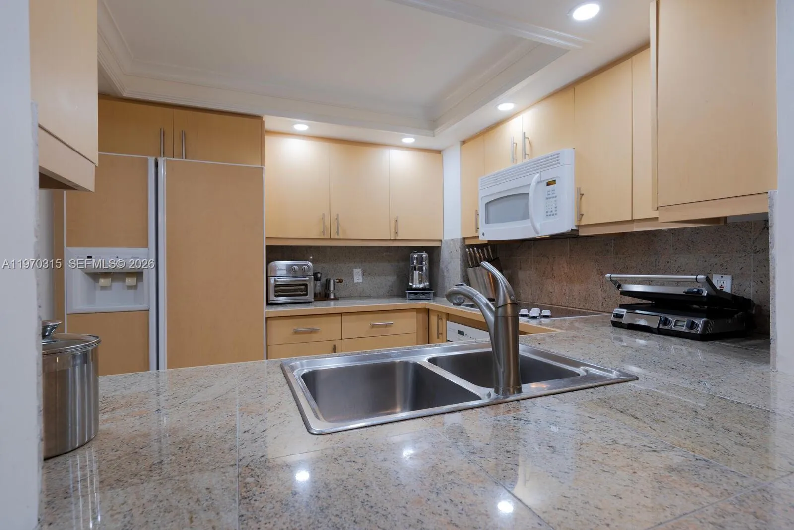 2901 S Bayshore Dr 2h, Miami, Florida 33133, Miami, Florida 33133, 1 Bedroom Bedrooms, ,1 BathroomBathrooms,Residential,For Sale,2901 S Bayshore Dr 2h, Miami, Florida 33133,A11970315