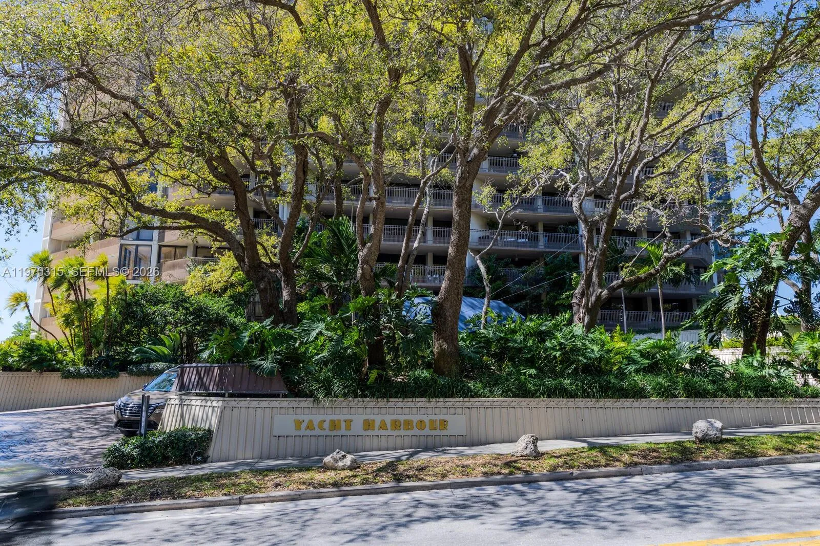 2901 S Bayshore Dr 2h, Miami, Florida 33133, Miami, Florida 33133, 1 Bedroom Bedrooms, ,1 BathroomBathrooms,Residential,For Sale,2901 S Bayshore Dr 2h, Miami, Florida 33133,A11970315