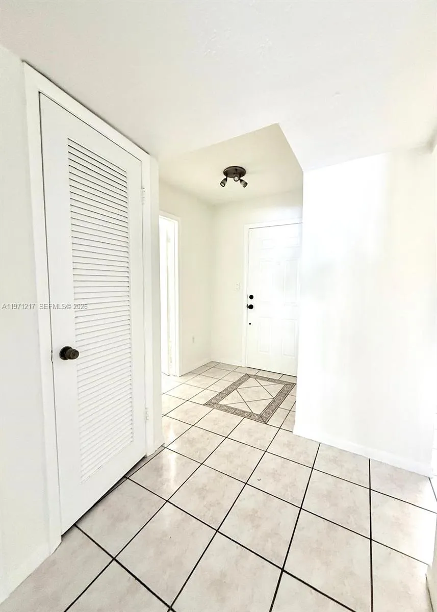 1201 Ne 191st St G212, Miami, Florida 33179, Miami, Florida 33179, 1 Bedroom Bedrooms, ,1 BathroomBathrooms,Residential Lease,For Rent,1201 Ne 191st St G212, Miami, Florida 33179,A11971217