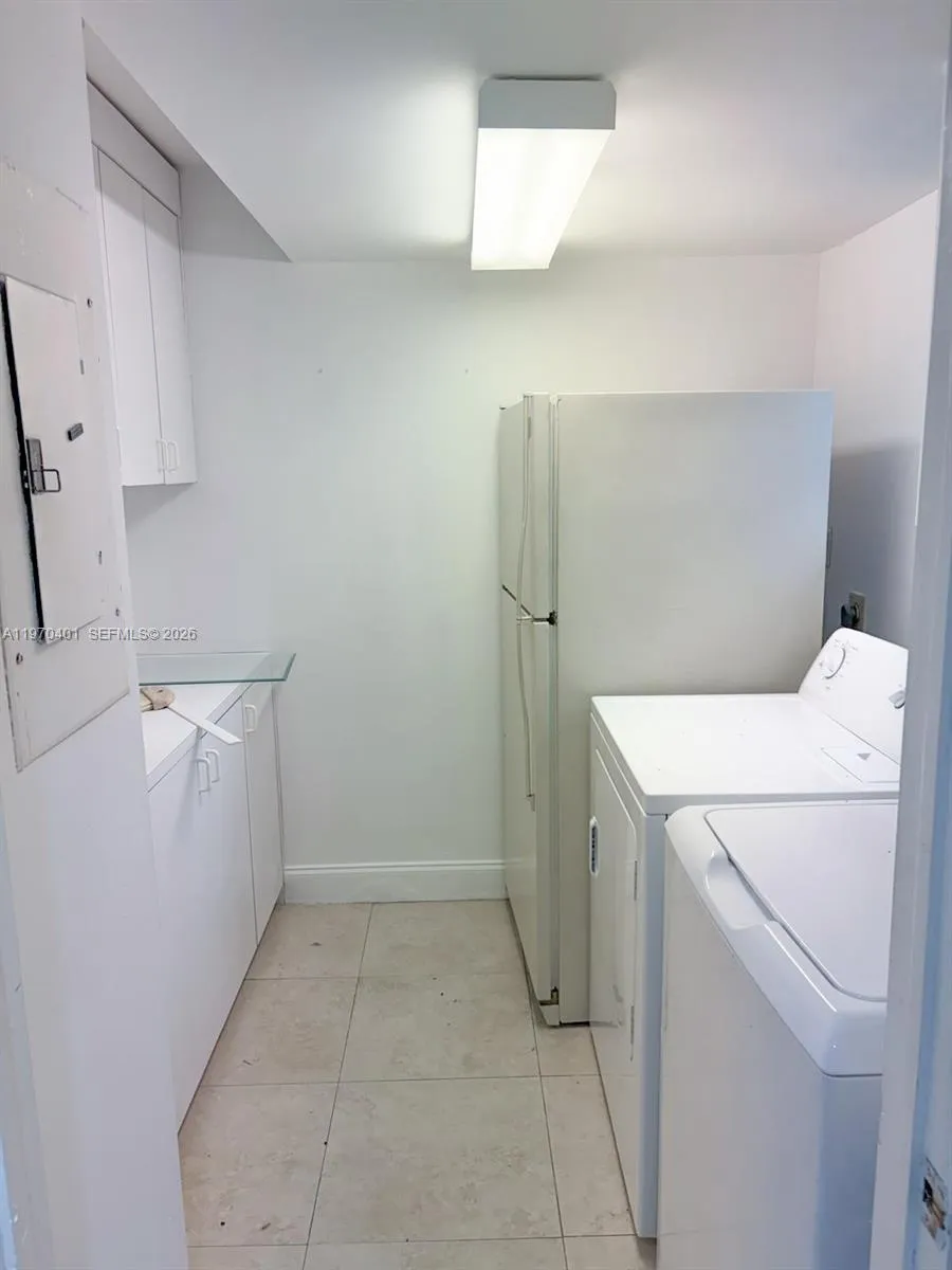 956 Mockingbird Ln 500, Plantation, Florida 33324, Plantation, Florida 33324, 3 Bedrooms Bedrooms, ,3 BathroomsBathrooms,Residential Lease,For Rent,956 Mockingbird Ln 500, Plantation, Florida 33324,A11970401
