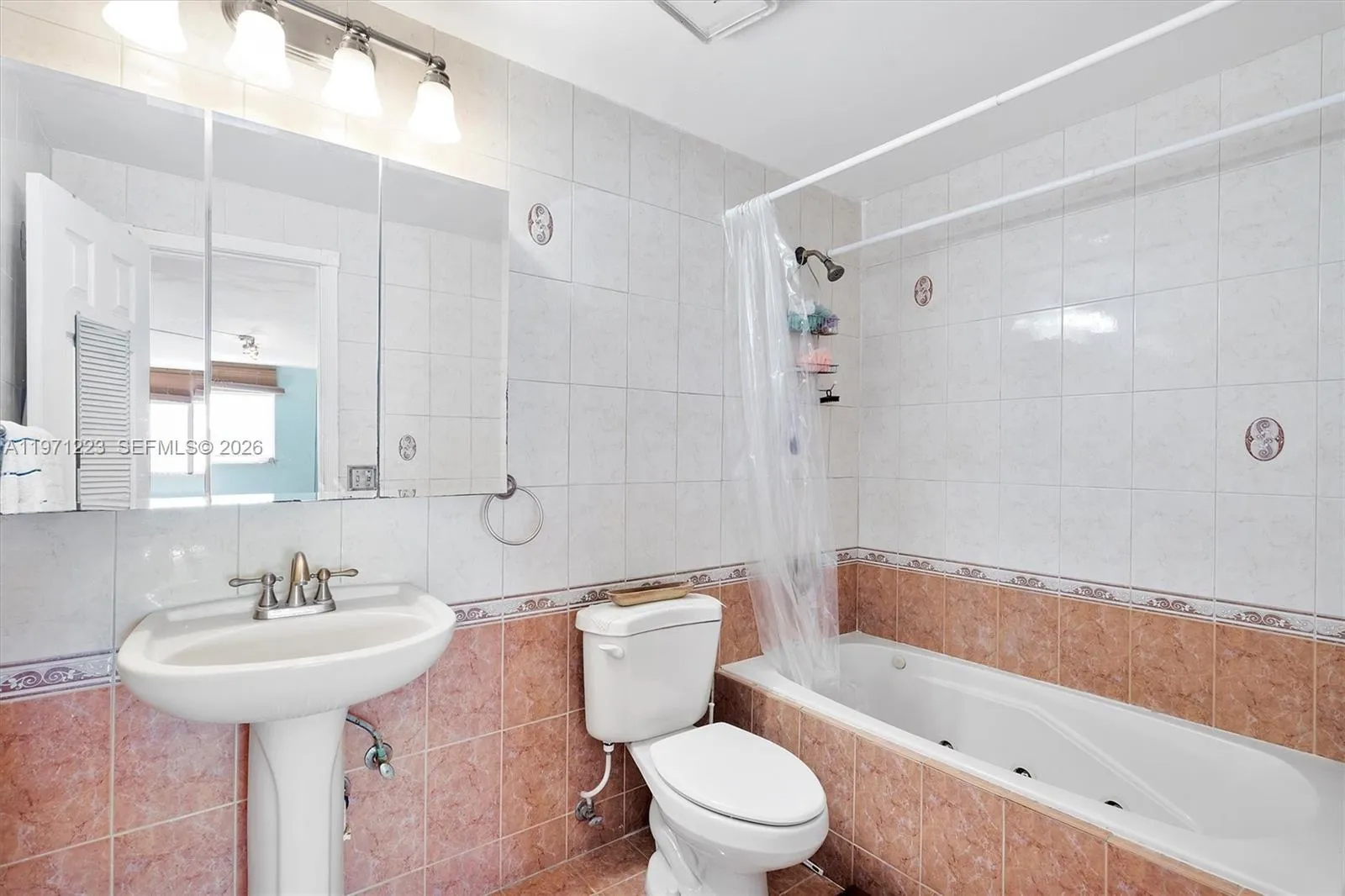 3860 Ne 170th St 404, North Miami Beach, Florida 3, North Miami Beach, Florida 33160, 2 Bedrooms Bedrooms, ,2 BathroomsBathrooms,Residential,For Sale,3860 Ne 170th St 404, North Miami Beach, Florida 3,A11971223