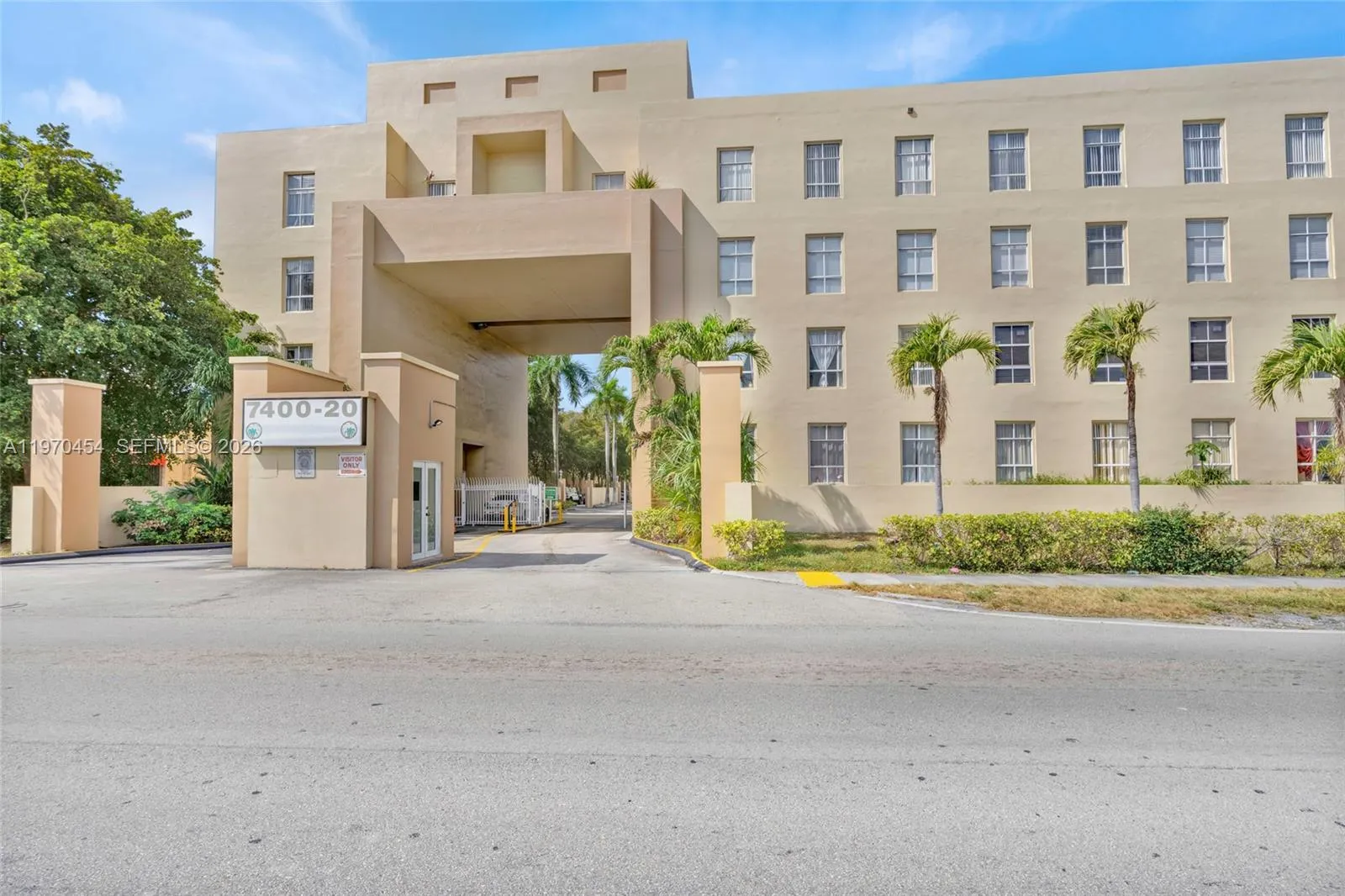 7400 W 20th Ave 402, Hialeah, Florida 33016, Hialeah, Florida 33016, 2 Bedrooms Bedrooms, ,2 BathroomsBathrooms,Residential,For Sale,7400 W 20th Ave 402, Hialeah, Florida 33016,A11970454