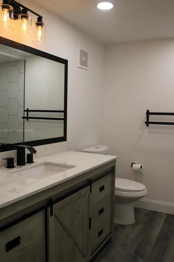 210 Lakeview Dr 306, Weston, Florida 33326, Weston, Florida 33326, 2 Bedrooms Bedrooms, ,2 BathroomsBathrooms,Residential Lease,For Rent,210 Lakeview Dr 306, Weston, Florida 33326,A11971327