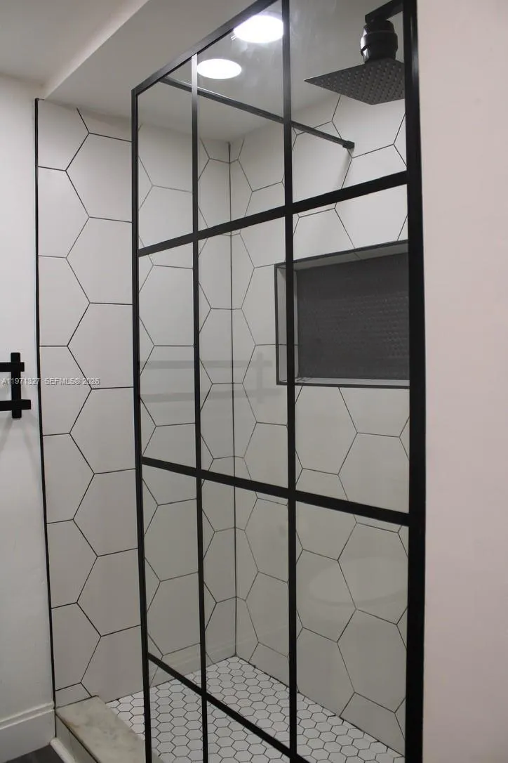 210 Lakeview Dr 306, Weston, Florida 33326, Weston, Florida 33326, 2 Bedrooms Bedrooms, ,2 BathroomsBathrooms,Residential Lease,For Rent,210 Lakeview Dr 306, Weston, Florida 33326,A11971327