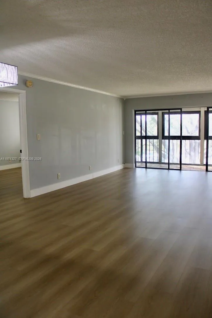 210 Lakeview Dr 306, Weston, Florida 33326, Weston, Florida 33326, 2 Bedrooms Bedrooms, ,2 BathroomsBathrooms,Residential Lease,For Rent,210 Lakeview Dr 306, Weston, Florida 33326,A11971327