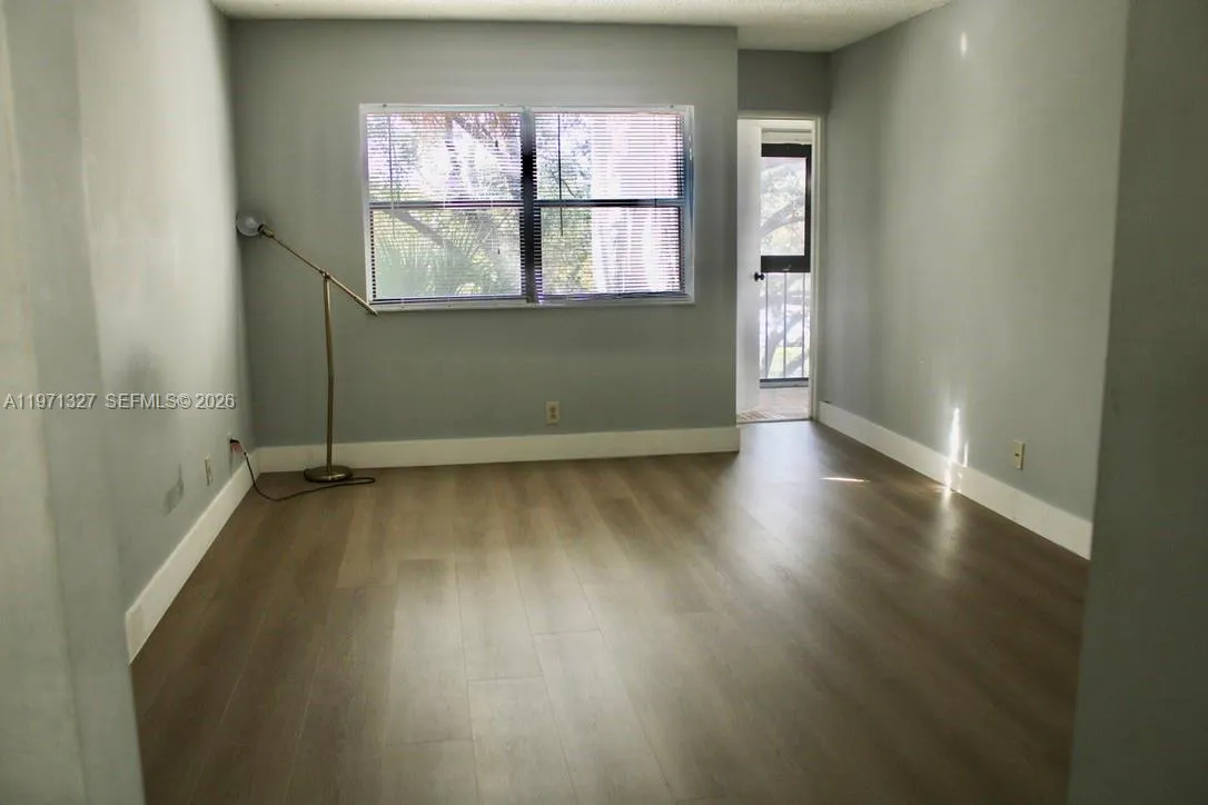 210 Lakeview Dr 306, Weston, Florida 33326, Weston, Florida 33326, 2 Bedrooms Bedrooms, ,2 BathroomsBathrooms,Residential Lease,For Rent,210 Lakeview Dr 306, Weston, Florida 33326,A11971327