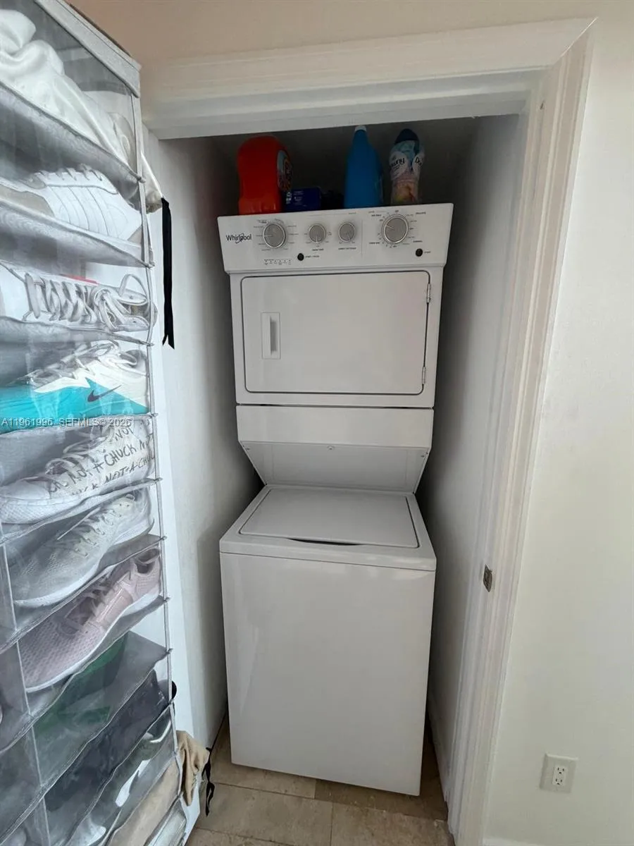 60 Sw 13th St 1107, Miami, Florida 33130, Miami, Florida 33130, 1 Bedroom Bedrooms, ,1 BathroomBathrooms,Residential,For Sale,60 Sw 13th St 1107, Miami, Florida 33130,A11961996