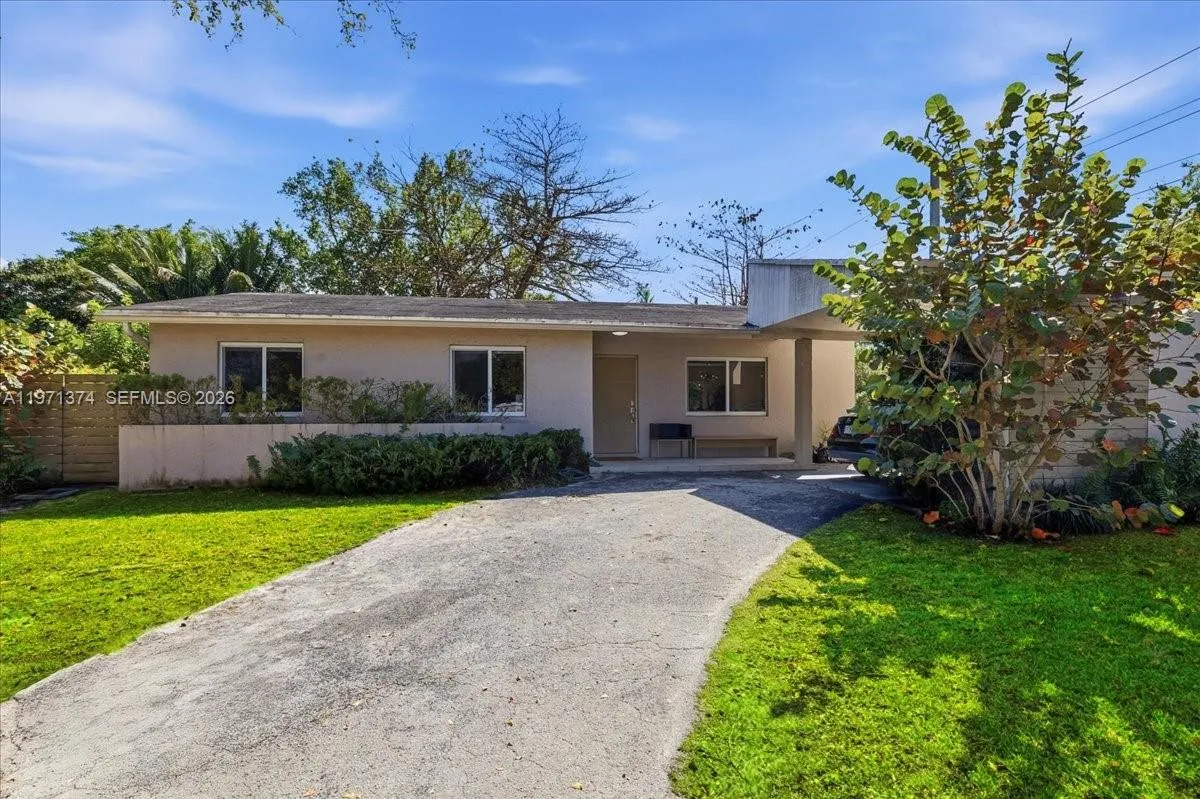 6140 Sw 62nd St, South Miami, Florida 33143, South Miami, Florida 33143, 3 Bedrooms Bedrooms, ,2 BathroomsBathrooms,Residential,For Sale,6140 Sw 62nd St, South Miami, Florida 33143,A11971374