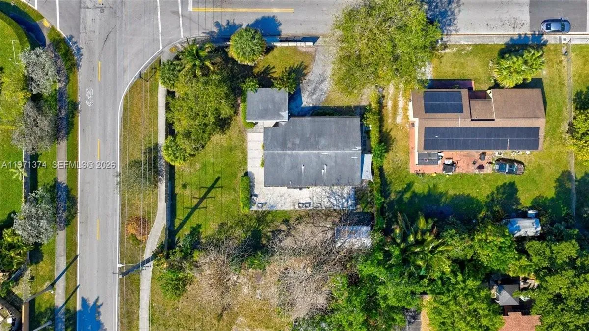 6140 Sw 62nd St, South Miami, Florida 33143, South Miami, Florida 33143, 3 Bedrooms Bedrooms, ,2 BathroomsBathrooms,Residential,For Sale,6140 Sw 62nd St, South Miami, Florida 33143,A11971374