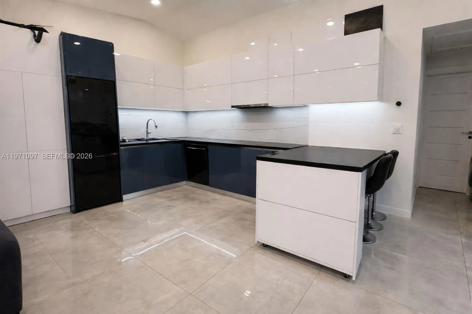 500 Ne 3rd St 103, Hallandale Beach, Florida 33009, Hallandale Beach, Florida 33009, 1 Bedroom Bedrooms, ,1 BathroomBathrooms,Residential Lease,For Rent,500 Ne 3rd St 103, Hallandale Beach, Florida 33009,A11971097