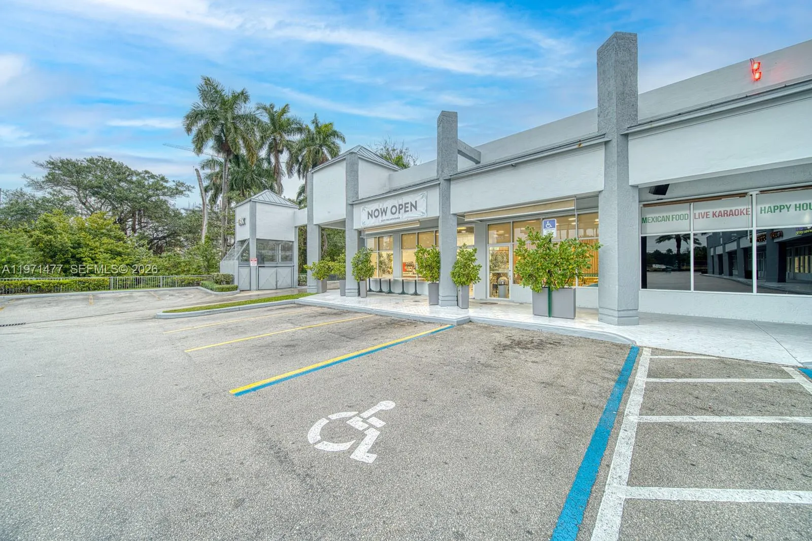 Restaurant For Sale On Busy Biscayne Boulevard, No, North Miami Beach, Florida 33160, ,Business Opportunity,For Sale,Restaurant For Sale On Busy Biscayne Boulevard, No,A11971477