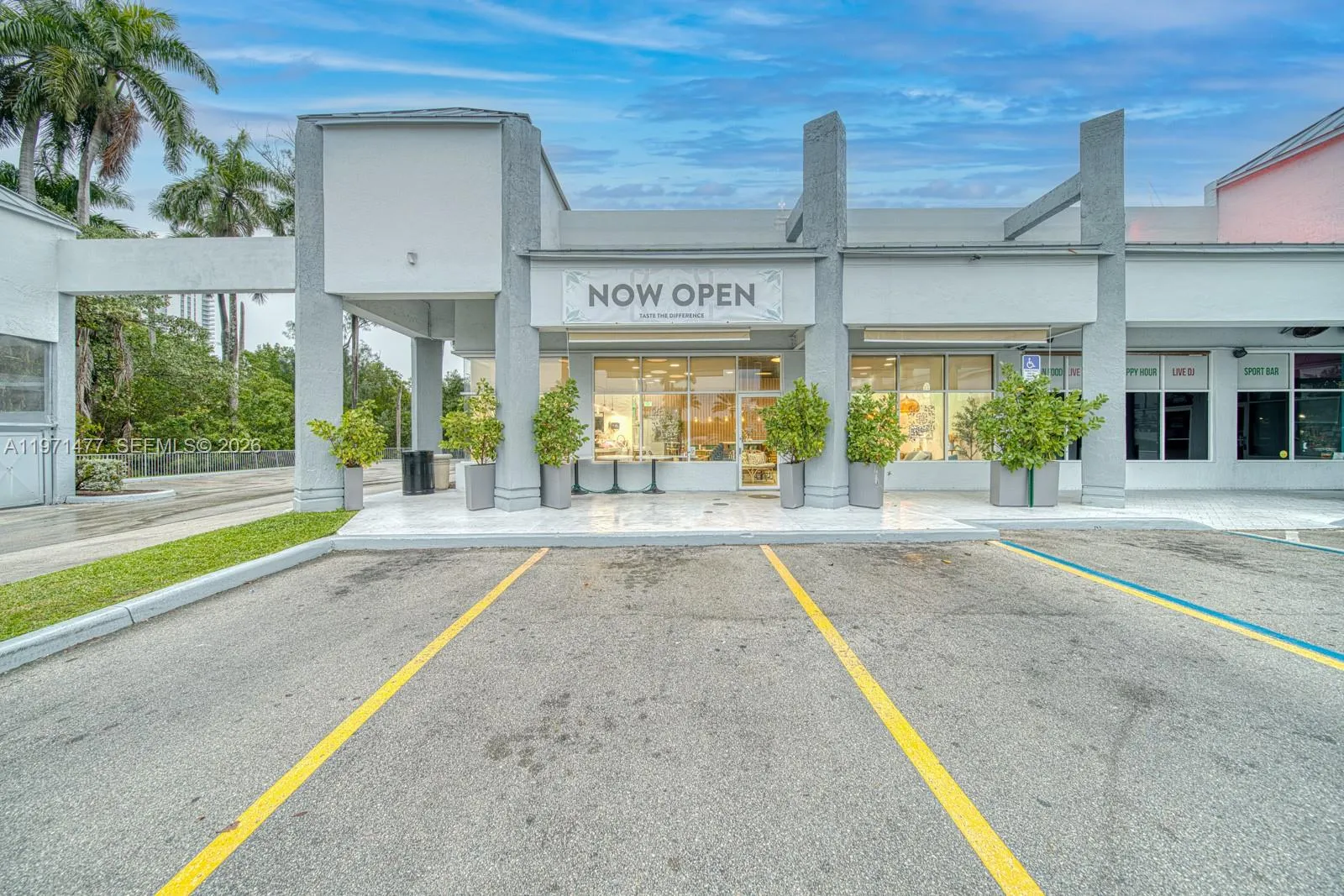 Restaurant For Sale On Busy Biscayne Boulevard, No, North Miami Beach, Florida 33160, ,Business Opportunity,For Sale,Restaurant For Sale On Busy Biscayne Boulevard, No,A11971477