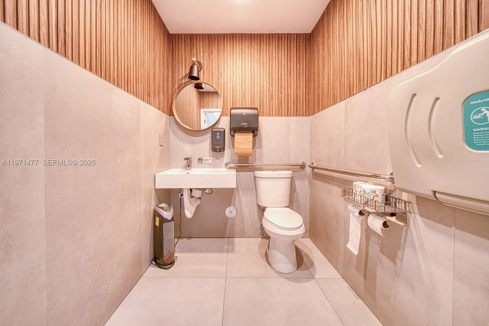Restaurant For Sale On Busy Biscayne Boulevard, No, North Miami Beach, Florida 33160, ,Business Opportunity,For Sale,Restaurant For Sale On Busy Biscayne Boulevard, No,A11971477