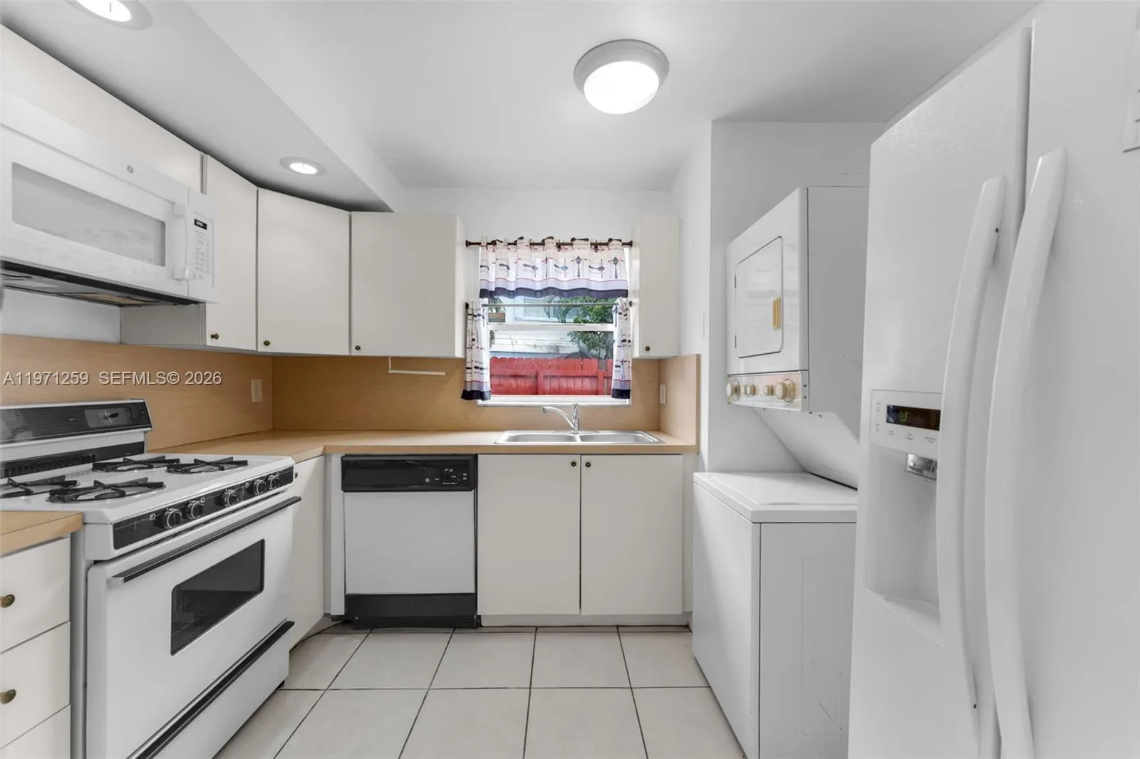 10915 Sw 71st St, Miami, Florida 33173, Miami, Florida 33173, 3 Bedrooms Bedrooms, ,2 BathroomsBathrooms,Residential,For Sale,10915 Sw 71st St, Miami, Florida 33173,A11971259