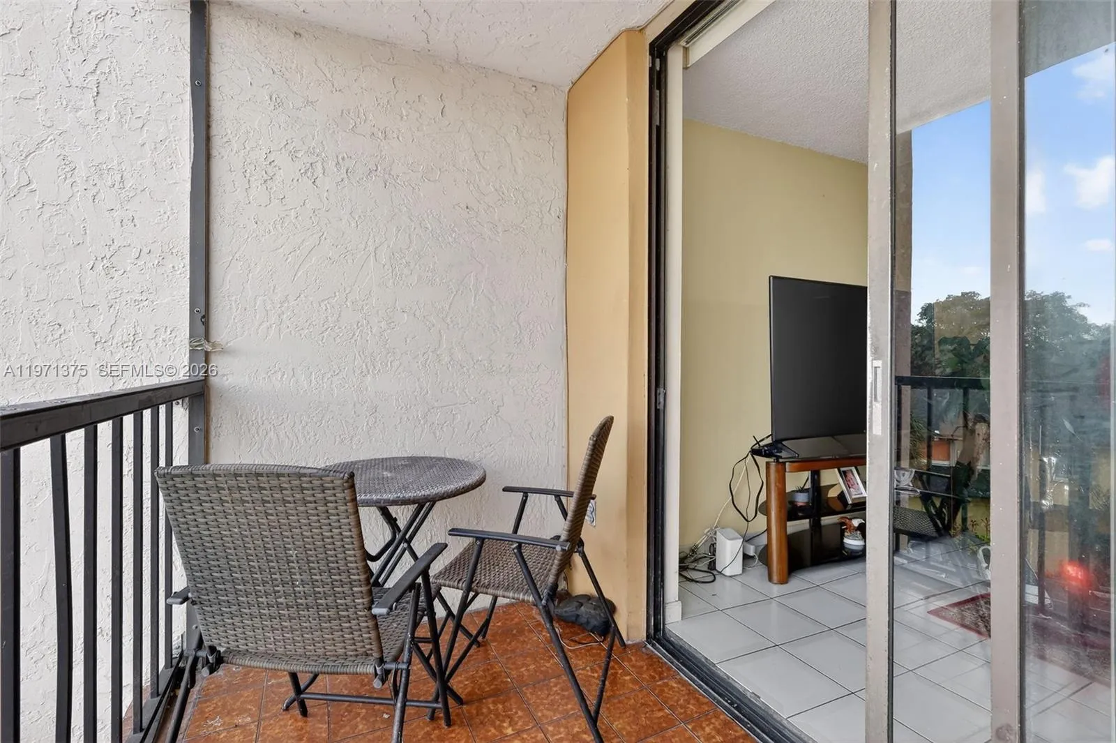 9678 Fontainebleau Blvd 411, Miami, Florida 33172, Miami, Florida 33172, 2 Bedrooms Bedrooms, ,2 BathroomsBathrooms,Residential,For Sale,9678 Fontainebleau Blvd 411, Miami, Florida 33172,A11971375