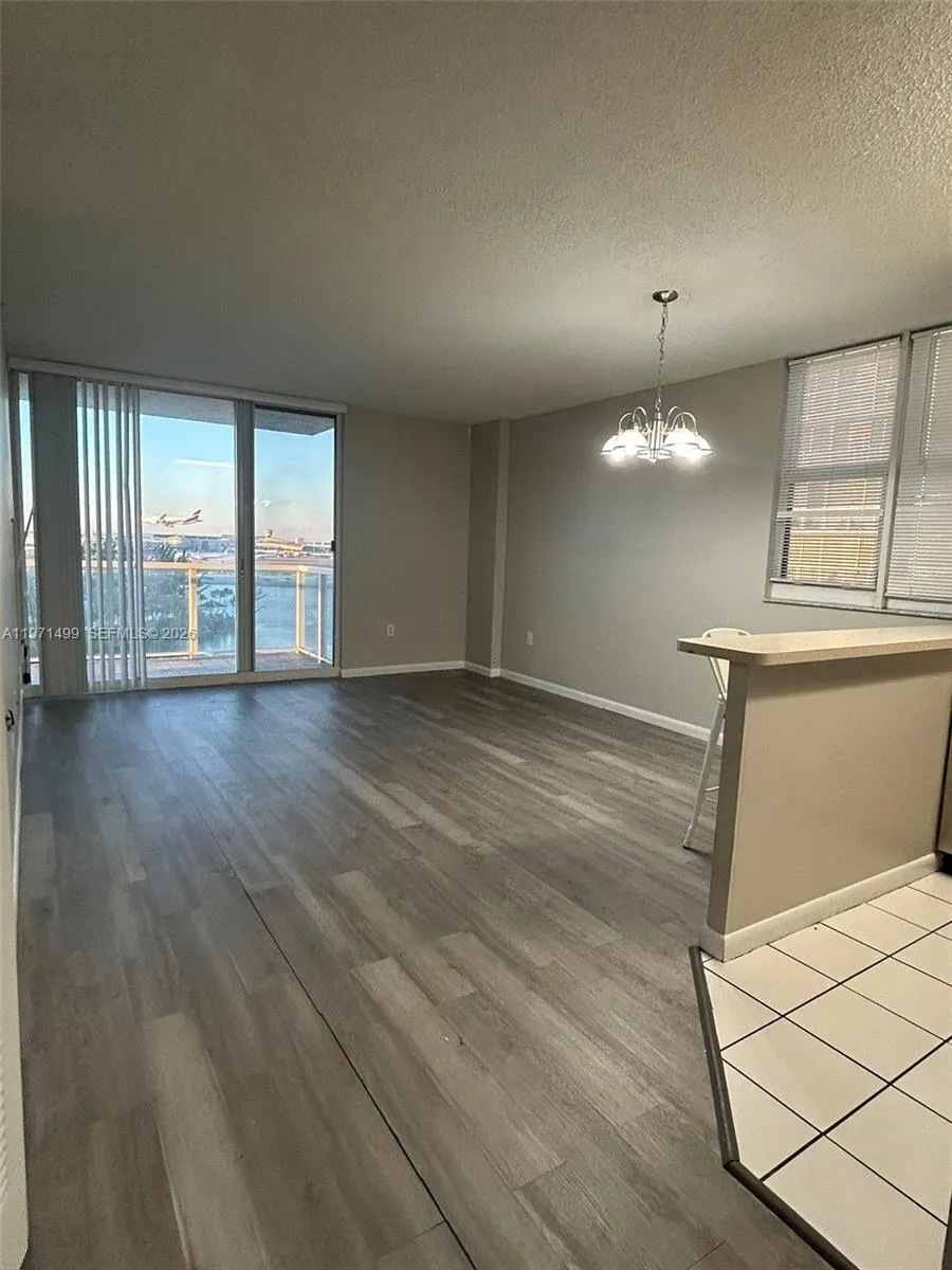 5085 Nw 7th St 1002, Miami, Florida 33126, Miami, Florida 33126, 2 Bedrooms Bedrooms, ,2 BathroomsBathrooms,Residential Lease,For Rent,5085 Nw 7th St 1002, Miami, Florida 33126,A11971499