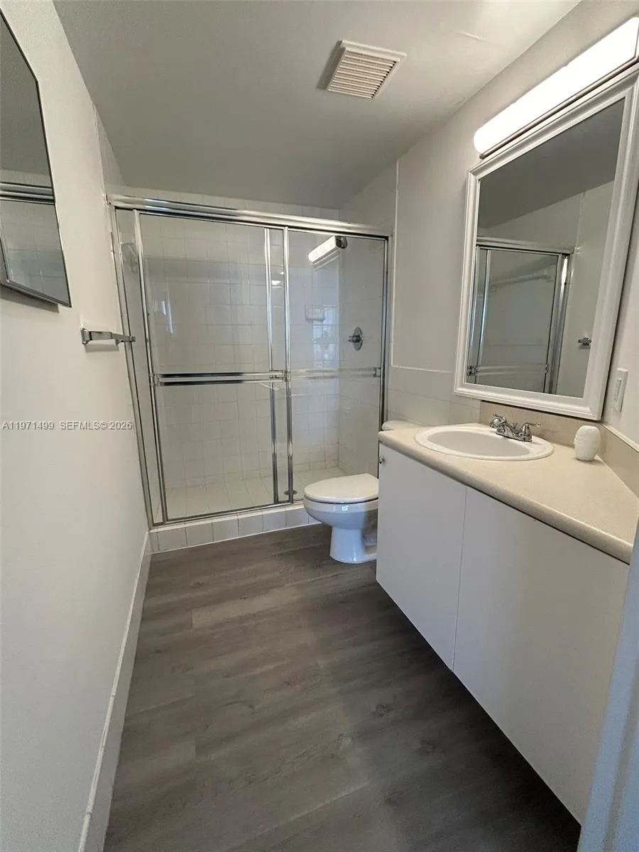 5085 Nw 7th St 1002, Miami, Florida 33126, Miami, Florida 33126, 2 Bedrooms Bedrooms, ,2 BathroomsBathrooms,Residential Lease,For Rent,5085 Nw 7th St 1002, Miami, Florida 33126,A11971499