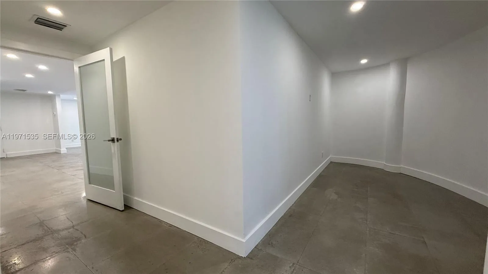 1900 Sw 22nd St 101, Miami, Florida 33145, Miami, Florida 33145, ,Commercial Lease,For Rent,1900 Sw 22nd St 101, Miami, Florida 33145,A11971535