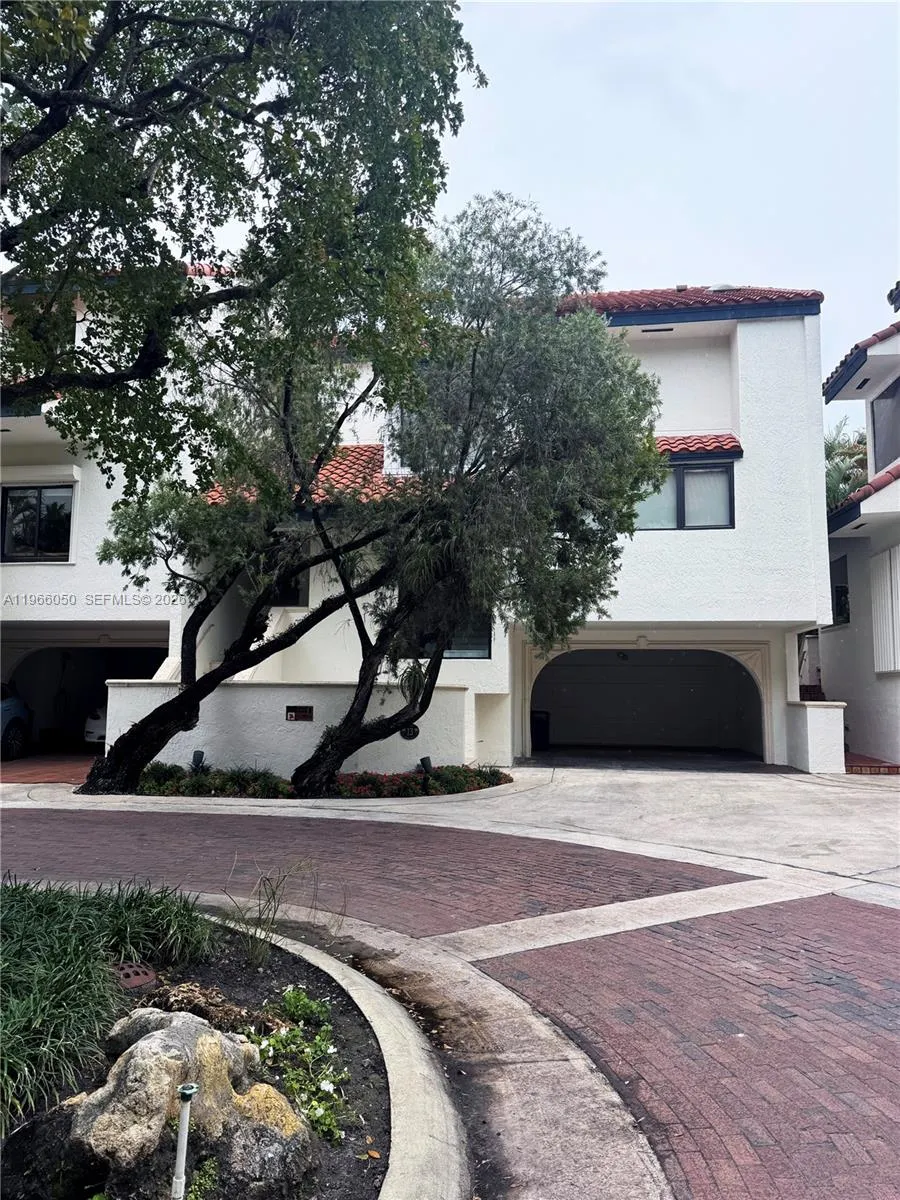 2000 S Bayshore Drive 13, Miami, Florida 33133, Miami, Florida 33133, 5 Bedrooms Bedrooms, ,5 BathroomsBathrooms,Residential,For Sale,2000 S Bayshore Drive 13, Miami, Florida 33133,A11966050