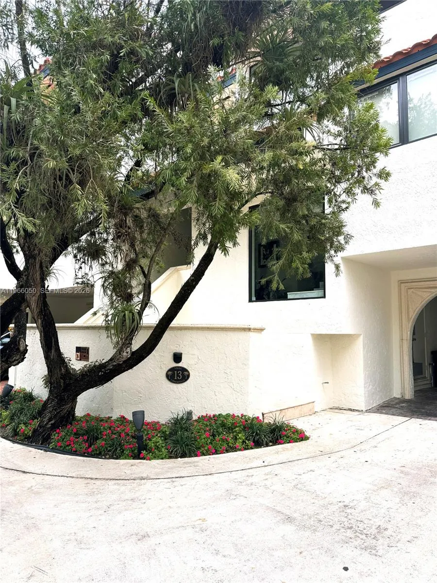 2000 S Bayshore Drive 13, Miami, Florida 33133, Miami, Florida 33133, 5 Bedrooms Bedrooms, ,5 BathroomsBathrooms,Residential,For Sale,2000 S Bayshore Drive 13, Miami, Florida 33133,A11966050