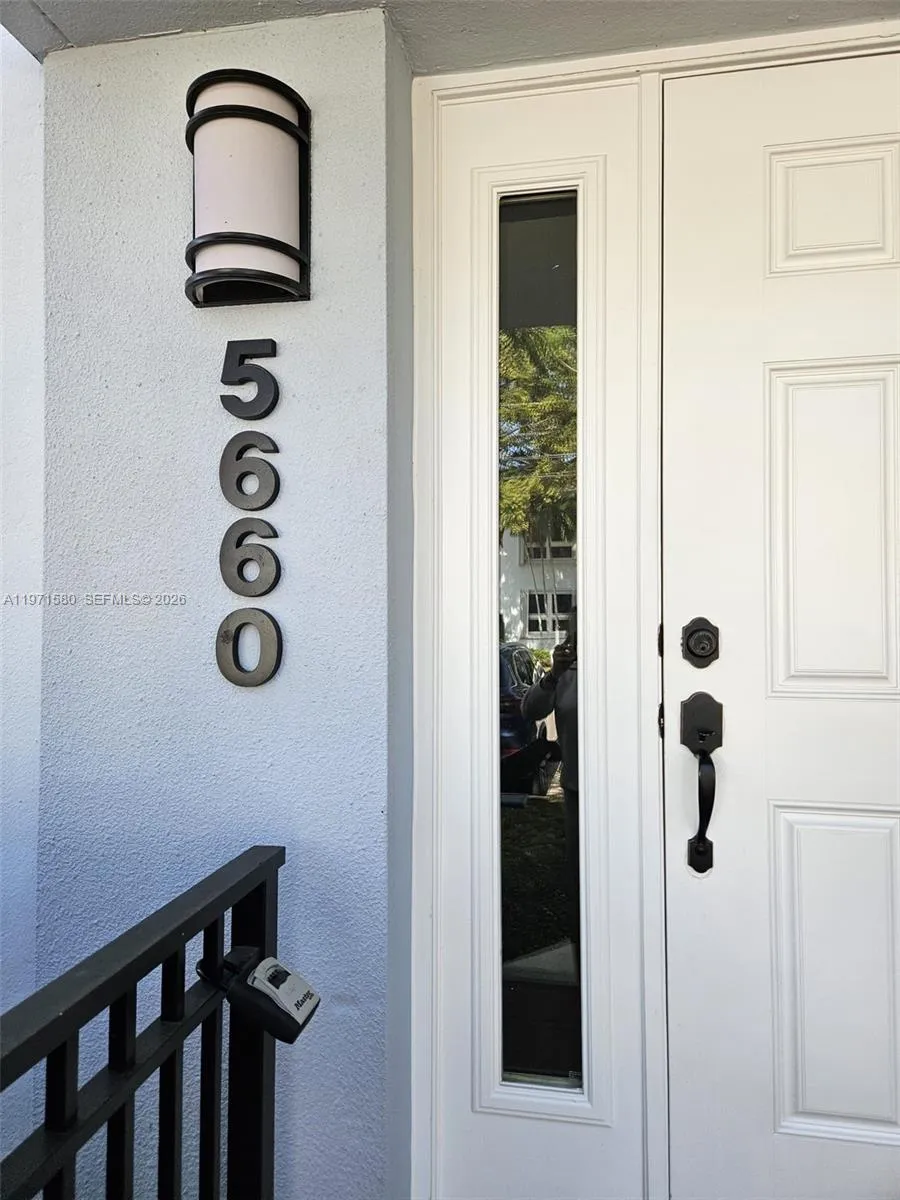 5660 Sw 78th St 6a, Miami, Florida 33143, Miami, Florida 33143, 2 Bedrooms Bedrooms, ,1 BathroomBathrooms,Residential Lease,For Rent,5660 Sw 78th St 6a, Miami, Florida 33143,A11971580
