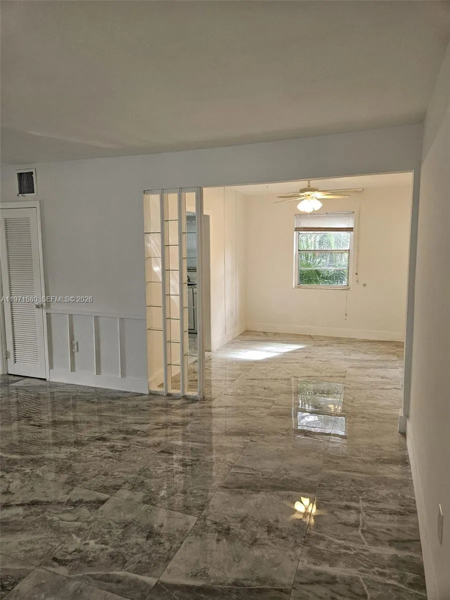 5660 Sw 78th St 6a, Miami, Florida 33143, Miami, Florida 33143, 2 Bedrooms Bedrooms, ,1 BathroomBathrooms,Residential Lease,For Rent,5660 Sw 78th St 6a, Miami, Florida 33143,A11971580