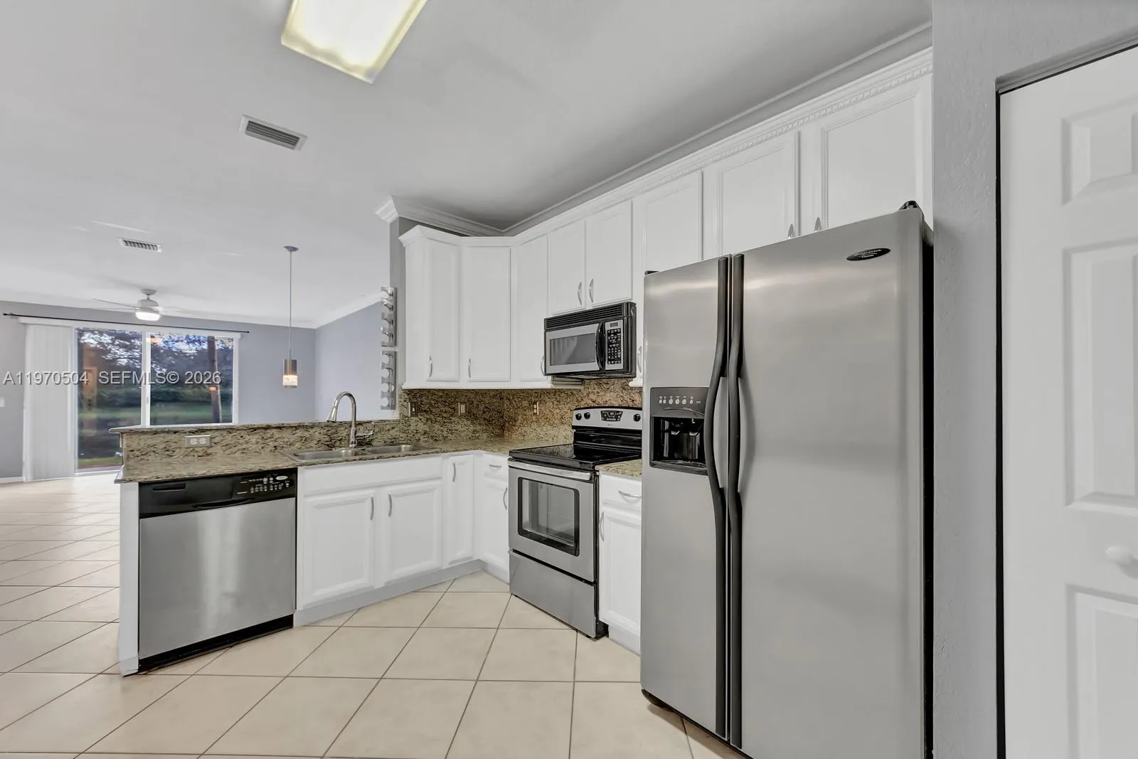 2590 Cordoba Bnd 2590, Weston, Florida 33327, Weston, Florida 33327, 2 Bedrooms Bedrooms, ,2 BathroomsBathrooms,Residential Lease,For Rent,2590 Cordoba Bnd 2590, Weston, Florida 33327,A11970504