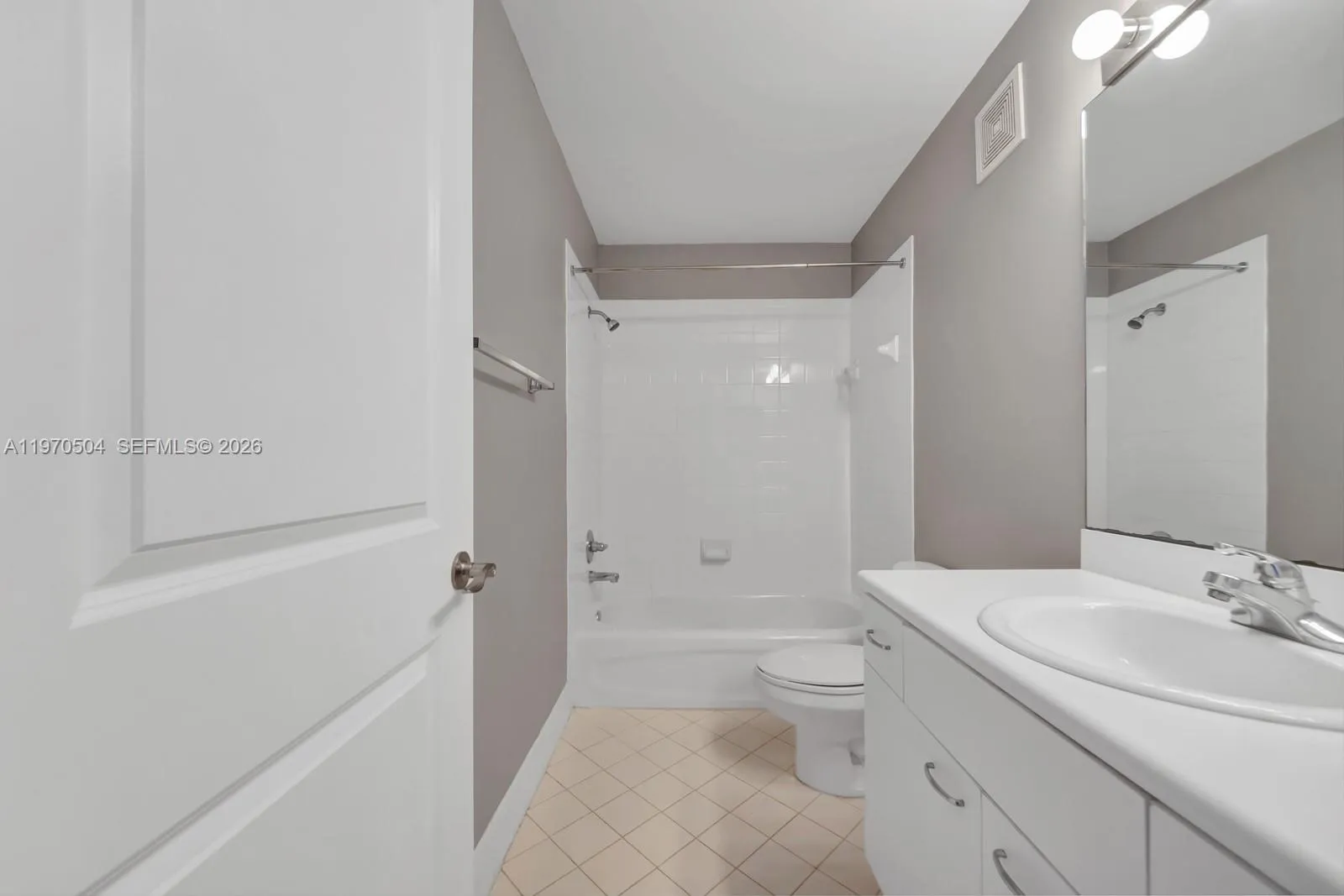 2590 Cordoba Bnd 2590, Weston, Florida 33327, Weston, Florida 33327, 2 Bedrooms Bedrooms, ,2 BathroomsBathrooms,Residential Lease,For Rent,2590 Cordoba Bnd 2590, Weston, Florida 33327,A11970504
