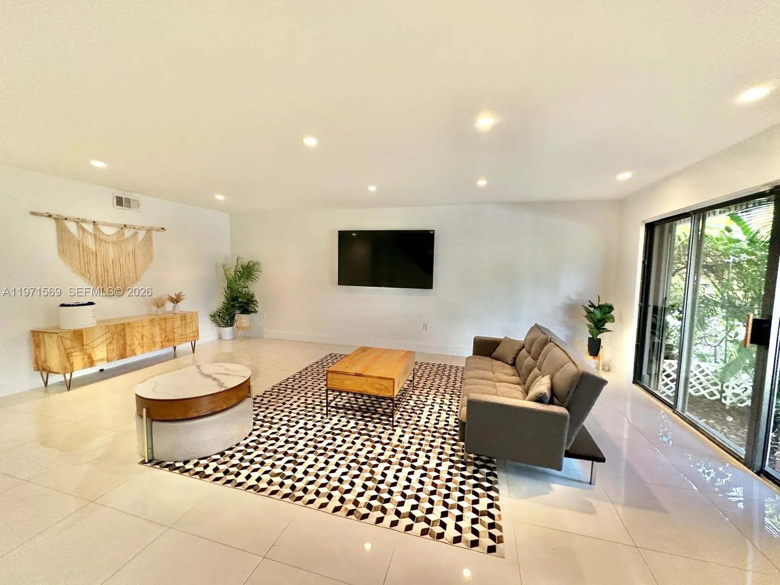 3736 Ne 166th St 114, North Miami Beach, Florida 3, North Miami Beach, Florida 33160, 3 Bedrooms Bedrooms, ,2 BathroomsBathrooms,Residential Lease,For Rent,3736 Ne 166th St 114, North Miami Beach, Florida 3,A11971569