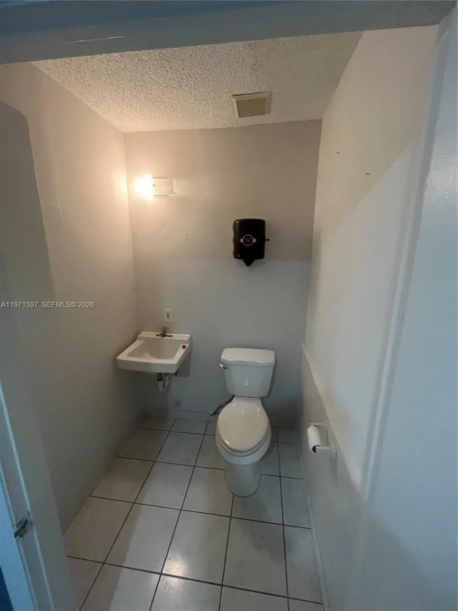 398 E 33rd St, Hialeah, Florida 33013, Hialeah, Florida 33013, ,Commercial Lease,For Rent,398 E 33rd St, Hialeah, Florida 33013,A11971597