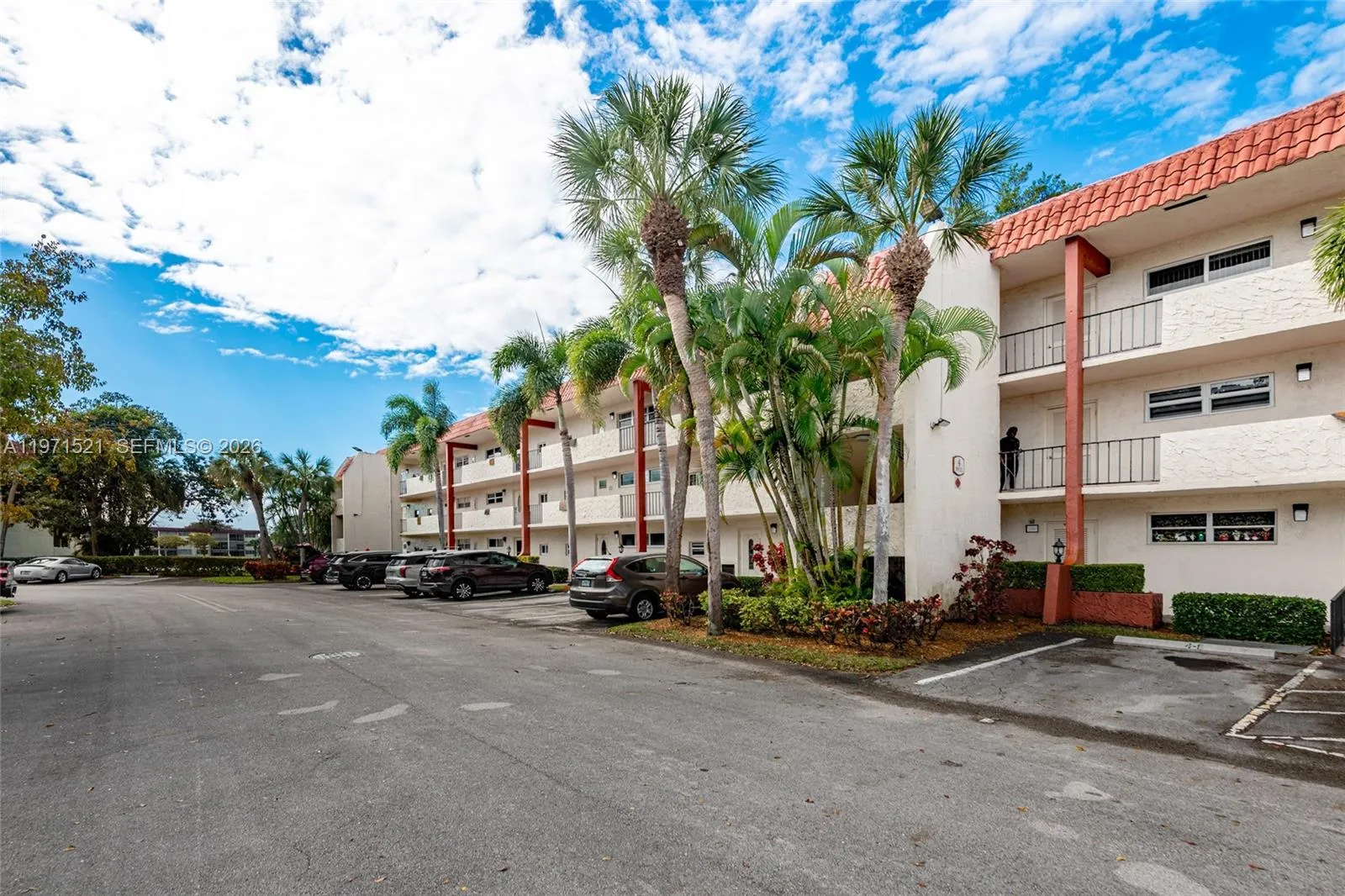 9811 N Hollybrook Lake Dr 204, Pembroke Pines, Flo, Pembroke Pines, Florida 33025, 2 Bedrooms Bedrooms, ,2 BathroomsBathrooms,Residential Lease,For Rent,9811 N Hollybrook Lake Dr 204, Pembroke Pines, Flo,A11971521