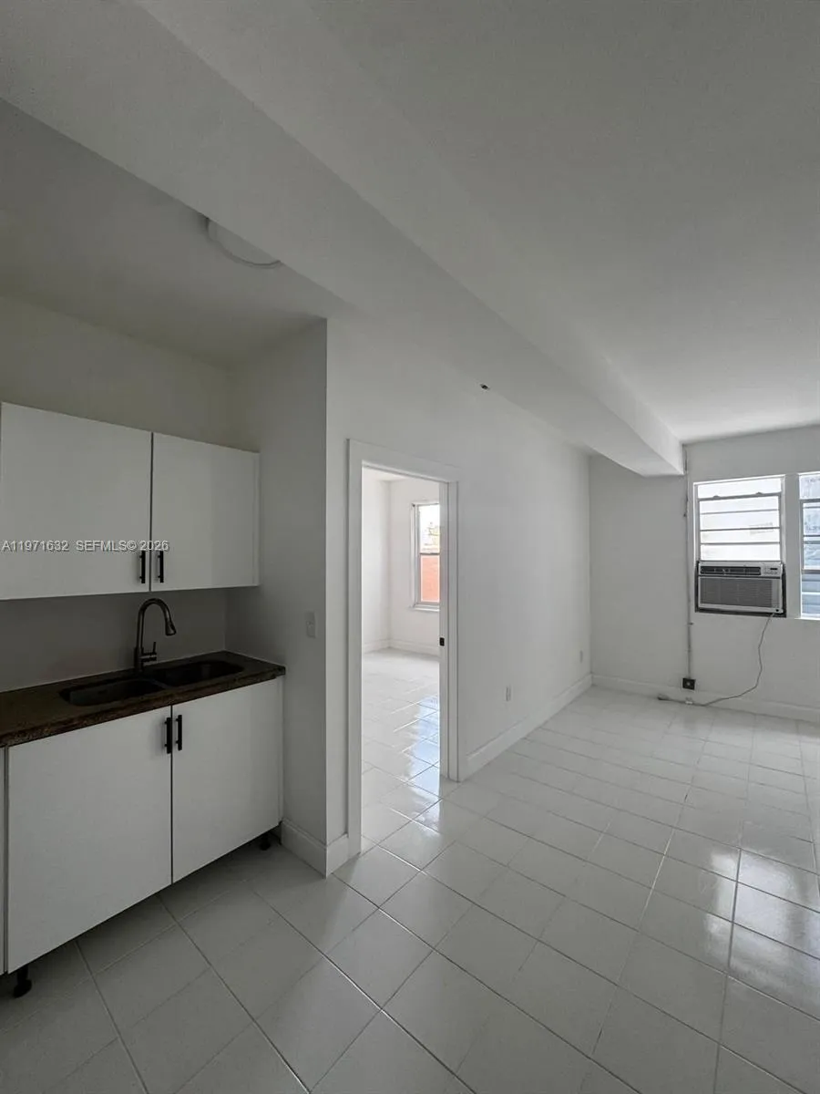 1456 Washington Ave 1, Miami Beach, Florida 33139, Miami Beach, Florida 33139, 1 Bedroom Bedrooms, ,1 BathroomBathrooms,Residential Lease,For Rent,1456 Washington Ave 1, Miami Beach, Florida 33139,A11971632