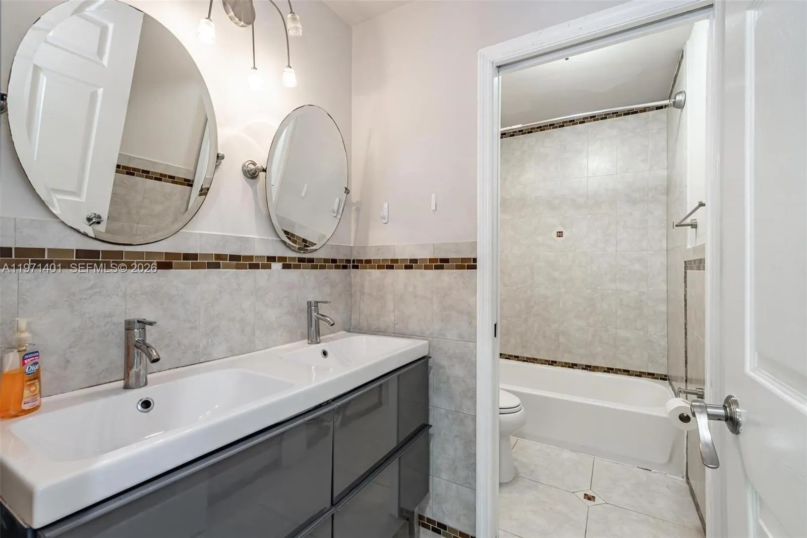 11191 Sw 17th Mnr, Davie, Florida 33324, Davie, Florida 33324, 4 Bedrooms Bedrooms, ,2 BathroomsBathrooms,Residential Lease,For Rent,11191 Sw 17th Mnr, Davie, Florida 33324,A11971401