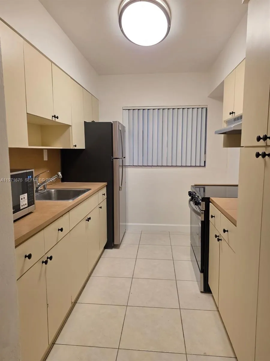 9490 E Bay Harbor Dr 102, Bay Harbor Islands, Flor, Bay Harbor Islands, Florida 33154, 1 Bedroom Bedrooms, ,1 BathroomBathrooms,Residential Lease,For Rent,9490 E Bay Harbor Dr 102, Bay Harbor Islands, Flor,A11971675