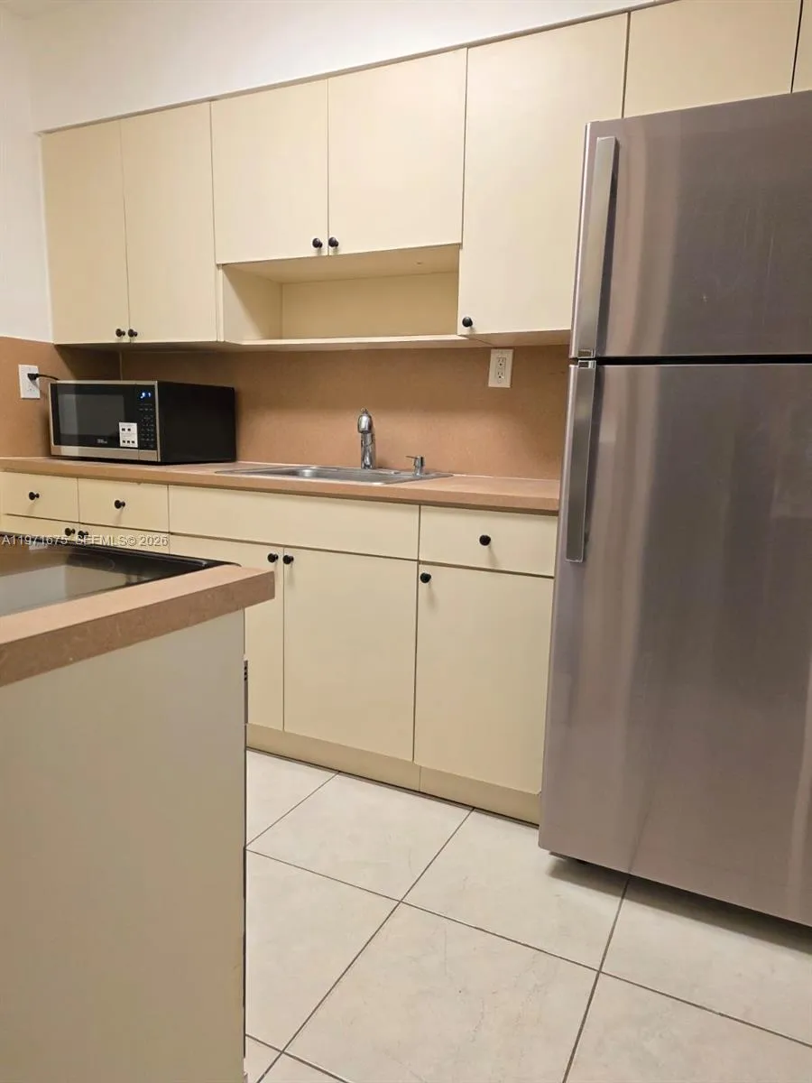 9490 E Bay Harbor Dr 102, Bay Harbor Islands, Flor, Bay Harbor Islands, Florida 33154, 1 Bedroom Bedrooms, ,1 BathroomBathrooms,Residential Lease,For Rent,9490 E Bay Harbor Dr 102, Bay Harbor Islands, Flor,A11971675