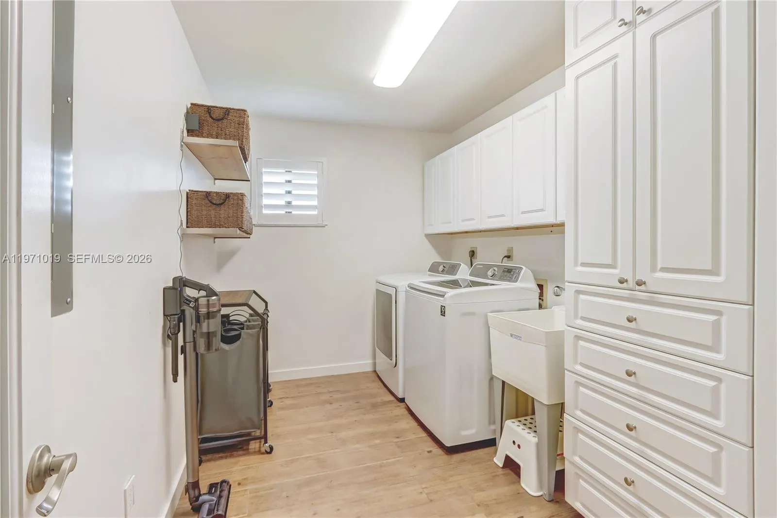 9988 Sw 126th Ter, Miami, Florida 33176, Miami, Florida 33176, 5 Bedrooms Bedrooms, ,3 BathroomsBathrooms,Residential,For Sale,9988 Sw 126th Ter, Miami, Florida 33176,A11971019