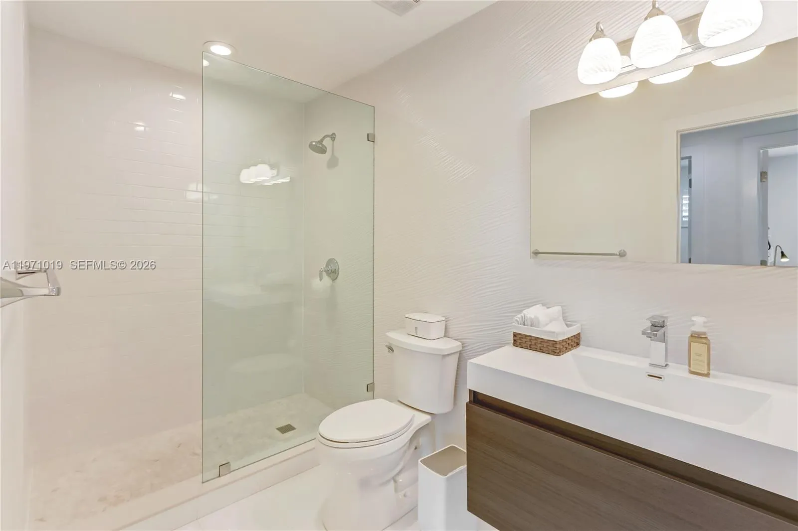 9988 Sw 126th Ter, Miami, Florida 33176, Miami, Florida 33176, 5 Bedrooms Bedrooms, ,3 BathroomsBathrooms,Residential,For Sale,9988 Sw 126th Ter, Miami, Florida 33176,A11971019