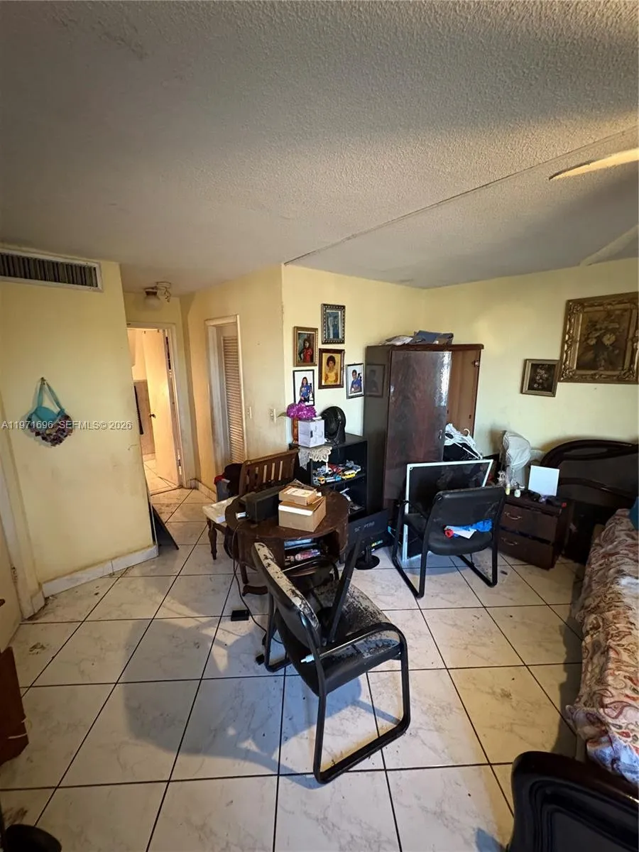 1401 Ne 191st St D204, Miami, Florida 33179, Miami, Florida 33179, 2 Bedrooms Bedrooms, ,2 BathroomsBathrooms,Residential,For Sale,1401 Ne 191st St D204, Miami, Florida 33179,A11971696