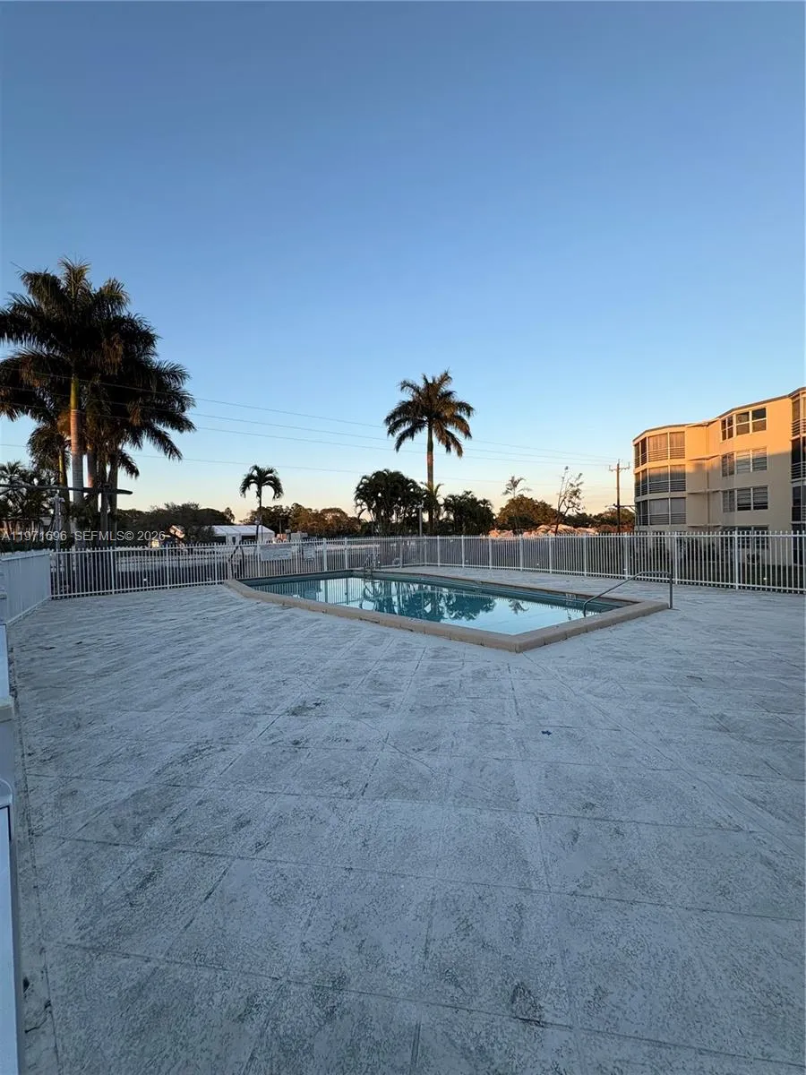1401 Ne 191st St D204, Miami, Florida 33179, Miami, Florida 33179, 2 Bedrooms Bedrooms, ,2 BathroomsBathrooms,Residential,For Sale,1401 Ne 191st St D204, Miami, Florida 33179,A11971696