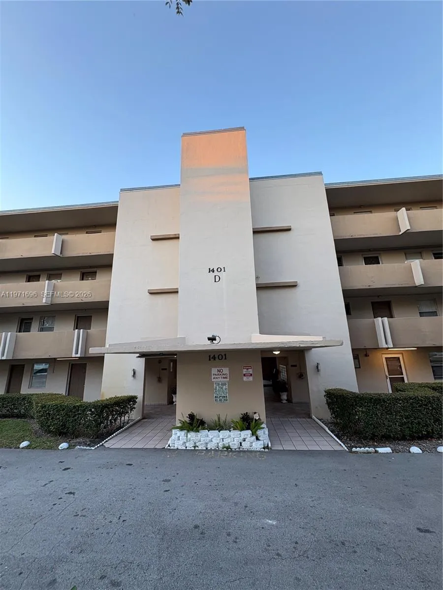 1401 Ne 191st St D204, Miami, Florida 33179, Miami, Florida 33179, 2 Bedrooms Bedrooms, ,2 BathroomsBathrooms,Residential,For Sale,1401 Ne 191st St D204, Miami, Florida 33179,A11971696