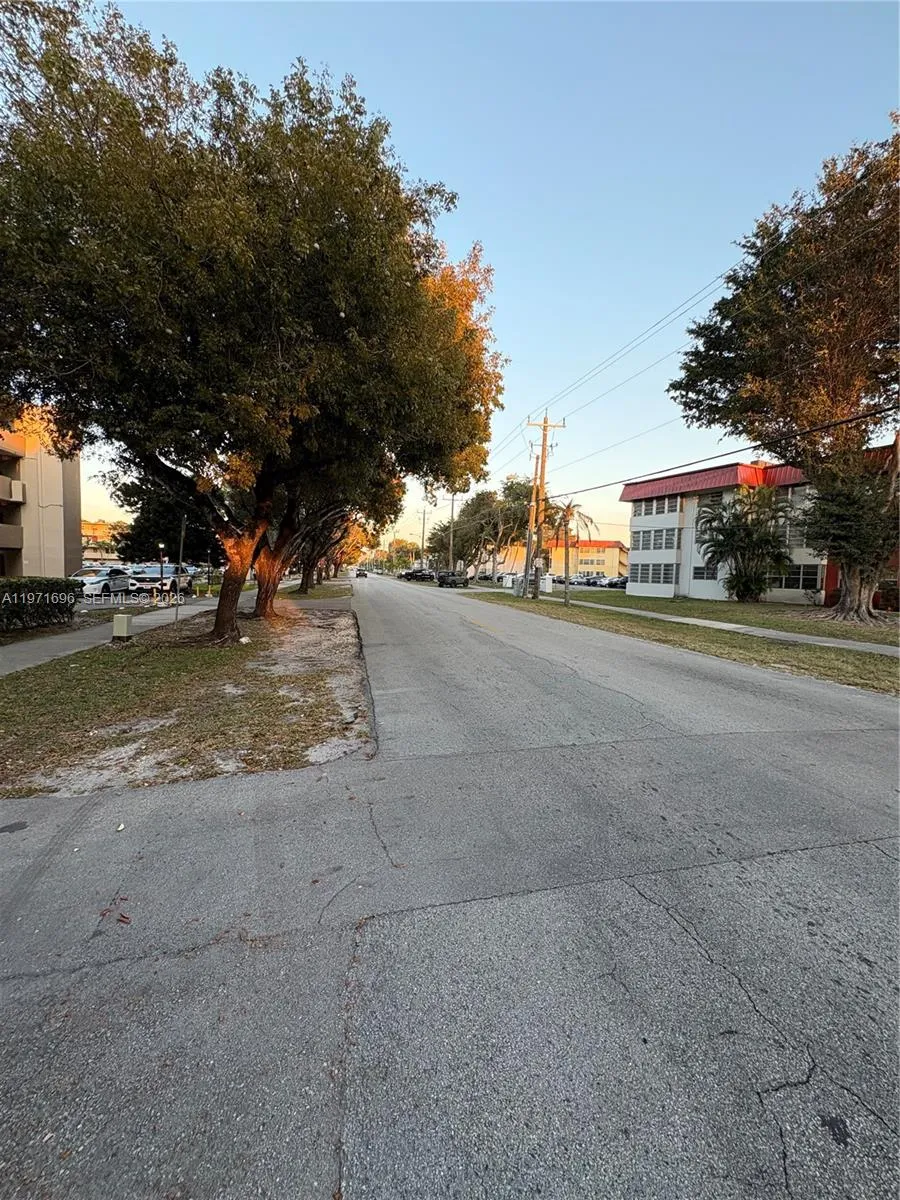 1401 Ne 191st St D204, Miami, Florida 33179, Miami, Florida 33179, 2 Bedrooms Bedrooms, ,2 BathroomsBathrooms,Residential,For Sale,1401 Ne 191st St D204, Miami, Florida 33179,A11971696