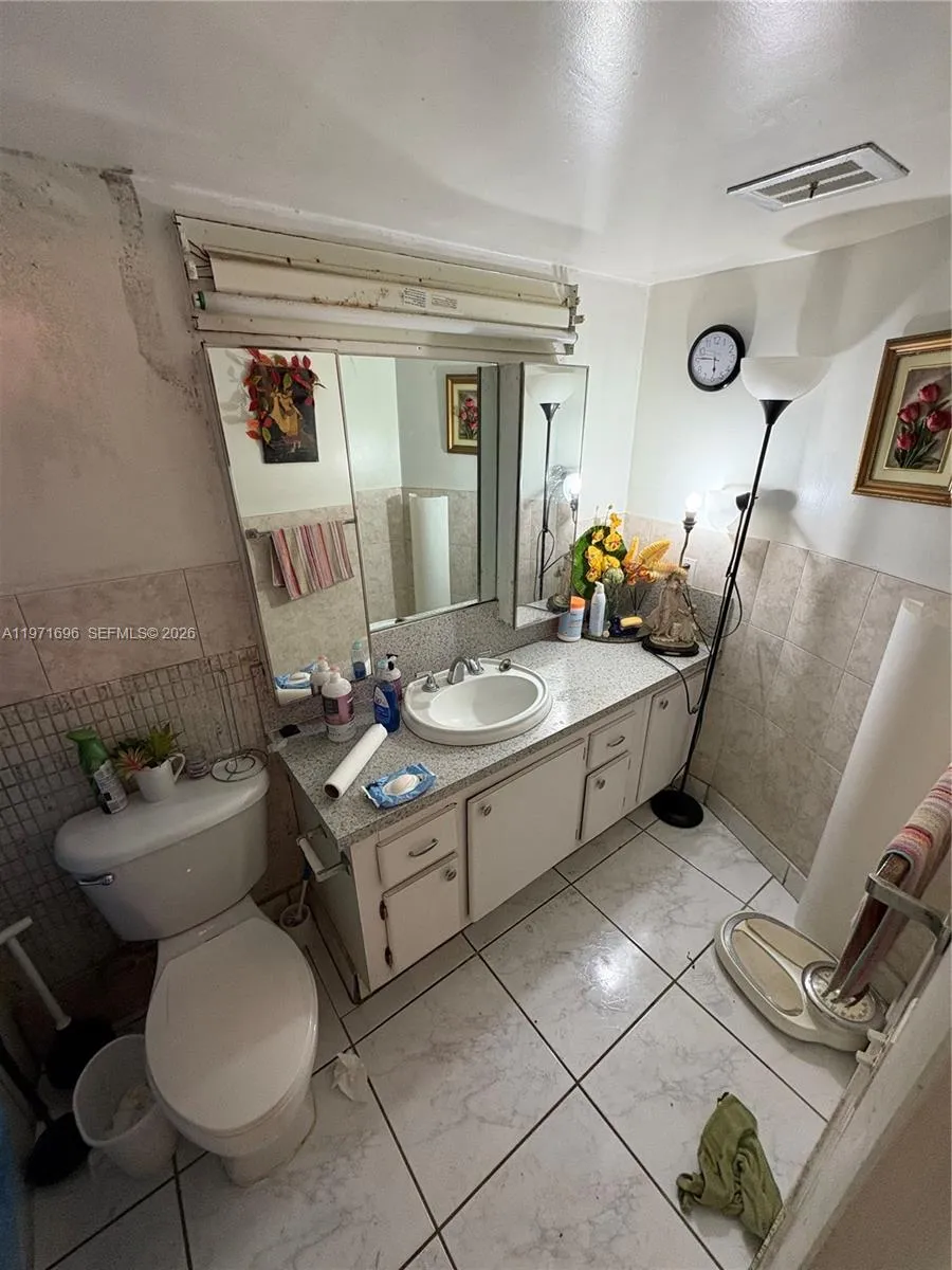 1401 Ne 191st St D204, Miami, Florida 33179, Miami, Florida 33179, 2 Bedrooms Bedrooms, ,2 BathroomsBathrooms,Residential,For Sale,1401 Ne 191st St D204, Miami, Florida 33179,A11971696