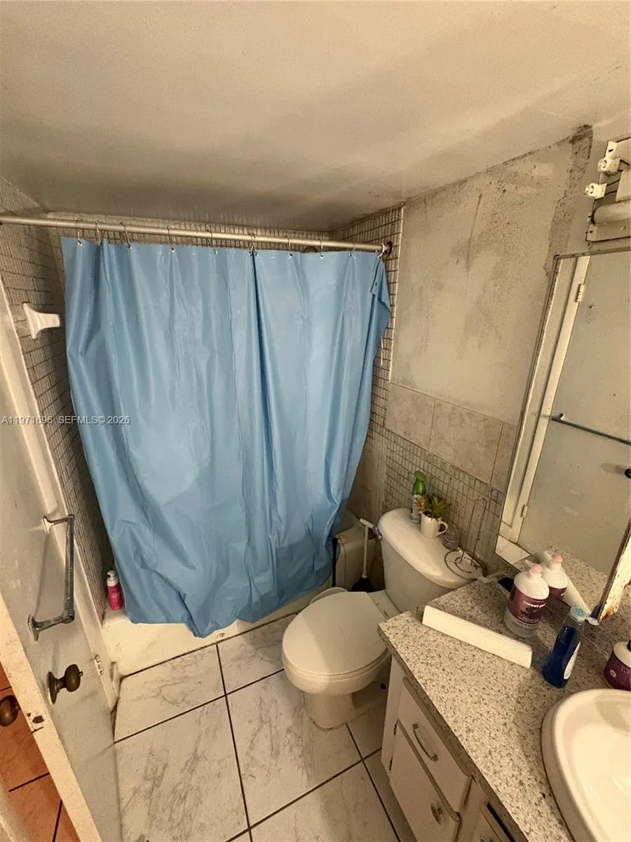 1401 Ne 191st St D204, Miami, Florida 33179, Miami, Florida 33179, 2 Bedrooms Bedrooms, ,2 BathroomsBathrooms,Residential,For Sale,1401 Ne 191st St D204, Miami, Florida 33179,A11971696