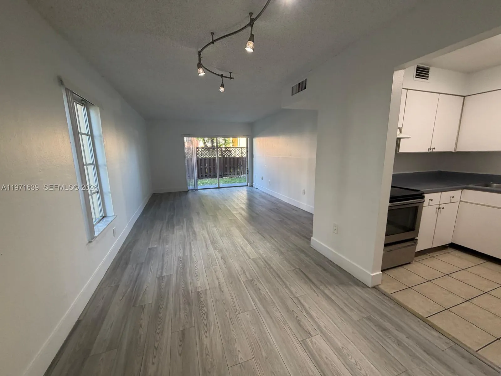 5102 Nw 79th Ave 105, Doral, Florida 33166, Doral, Florida 33166, 1 Bedroom Bedrooms, ,1 BathroomBathrooms,Residential Lease,For Rent,5102 Nw 79th Ave 105, Doral, Florida 33166,A11971639