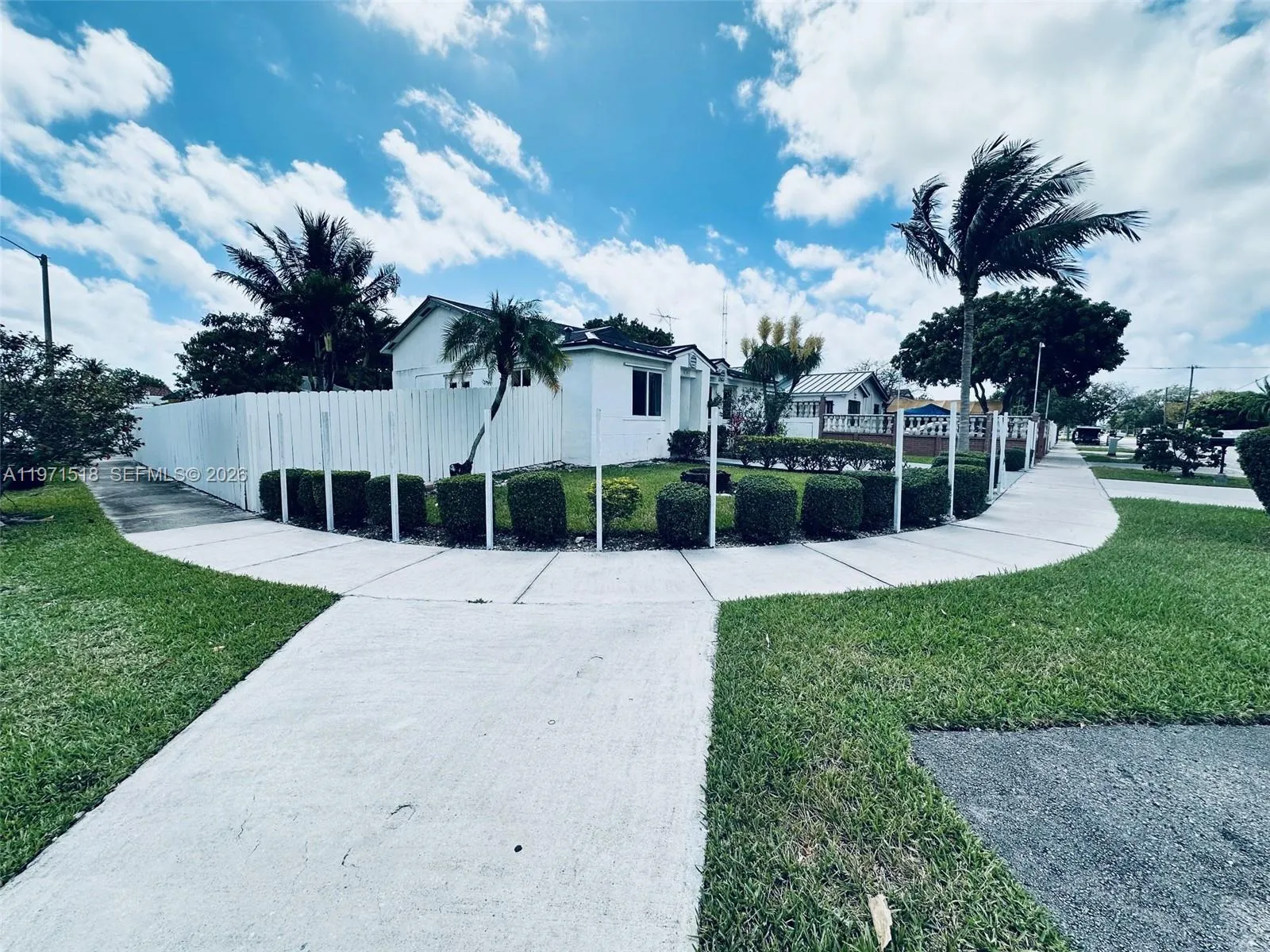 18501 Sw 115th Ave, Miami, Florida 33157, Miami, Florida 33157, 3 Bedrooms Bedrooms, ,2 BathroomsBathrooms,Residential Lease,For Rent,18501 Sw 115th Ave, Miami, Florida 33157,A11971518